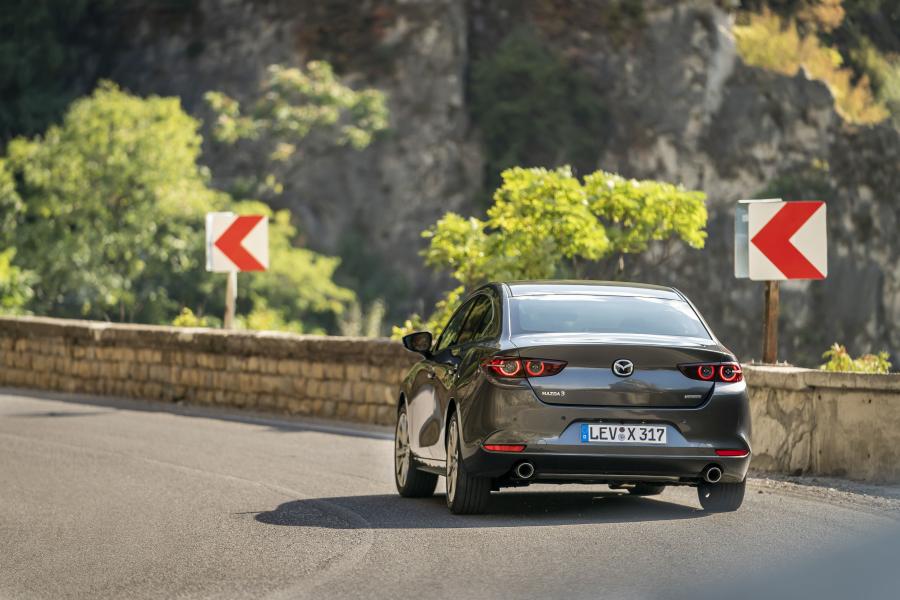  Mazda3 Skyactiv-X Sedan (BP) 2019 года  (WW) (фото 22 из 37)